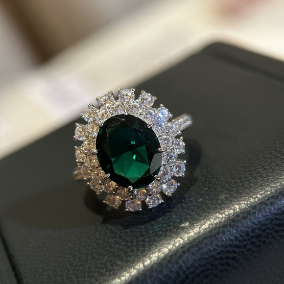 emerald sunflower ring - Picture 8 of 8